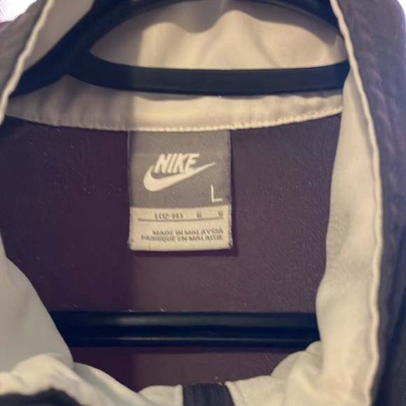 Mens size large grey jacket with white stripes. In very good condition - Picture 2 of 3